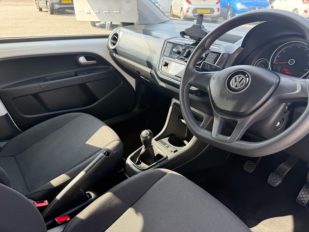 Volkswagen Up Move Up MA18XJF White #4