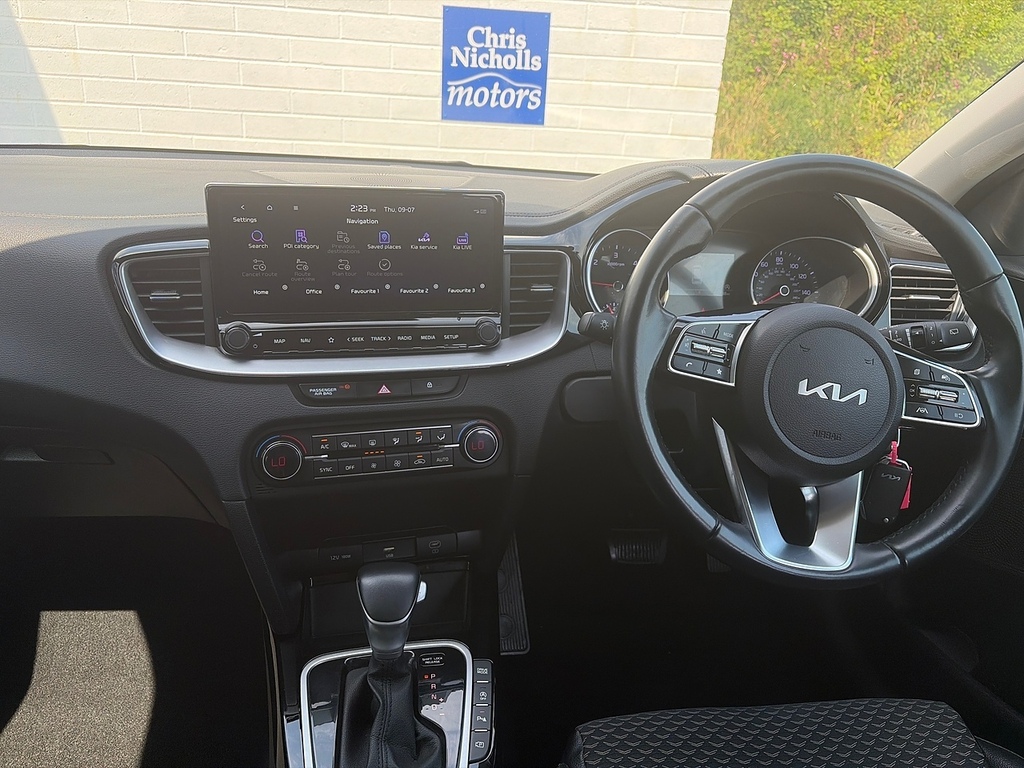 Kia Ceed Crdi Mhev 3 White #6