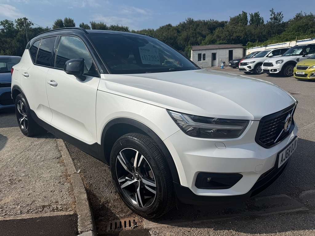 Volvo XC40 T4 R-design White