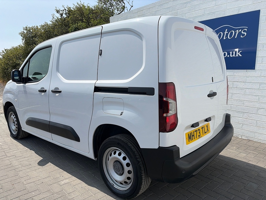 Peugeot Partner Bluehdi 1000 Professional Premium White #2