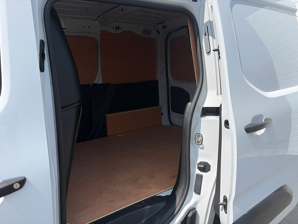 Peugeot Partner Bluehdi 1000 Professional Premium White #4