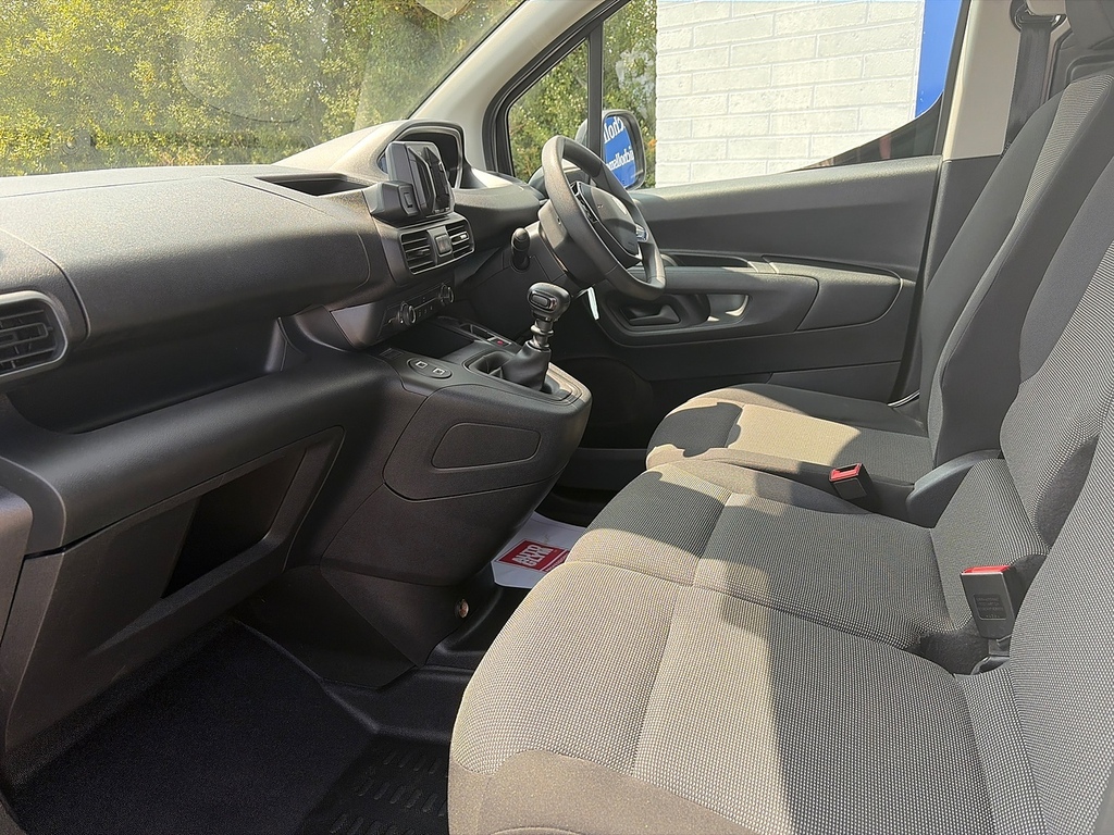 Peugeot Partner Bluehdi 1000 Professional White #5