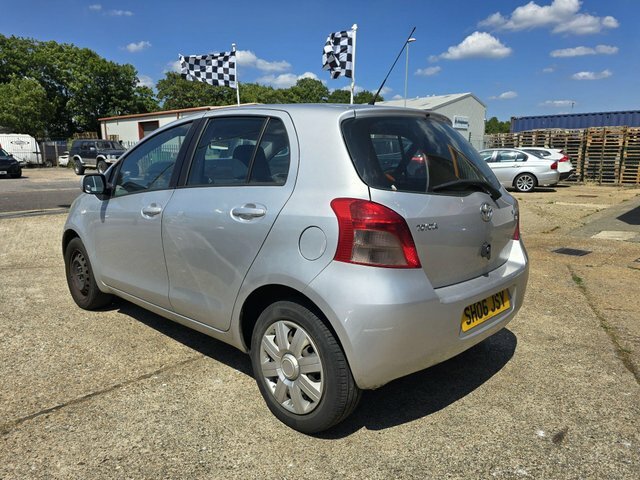 Toyota Yaris 1.3 T3 Multimode Silver #8