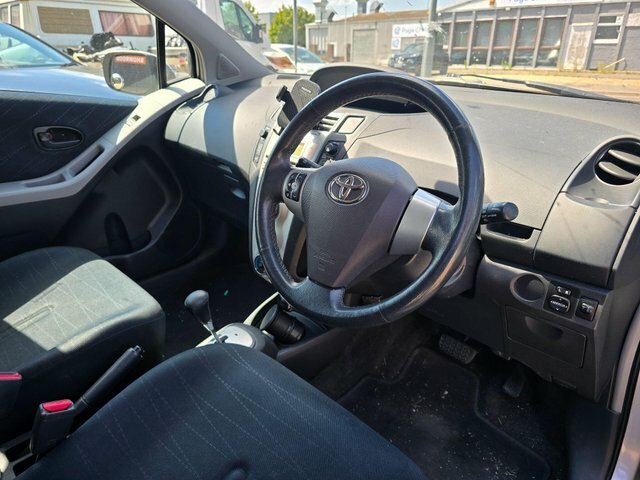 Toyota Yaris 1.3 T3 Multimode Silver #4