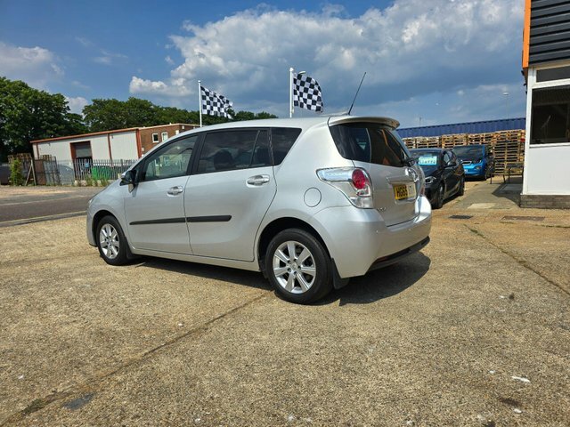Toyota Verso Mpv 1.8 V-matic Trend Multidrive S Euro 6 201 White #11