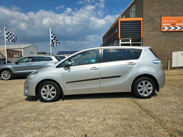 Toyota Verso Mpv 1.8 V-matic Trend Multidrive S Euro 6 201 White #7