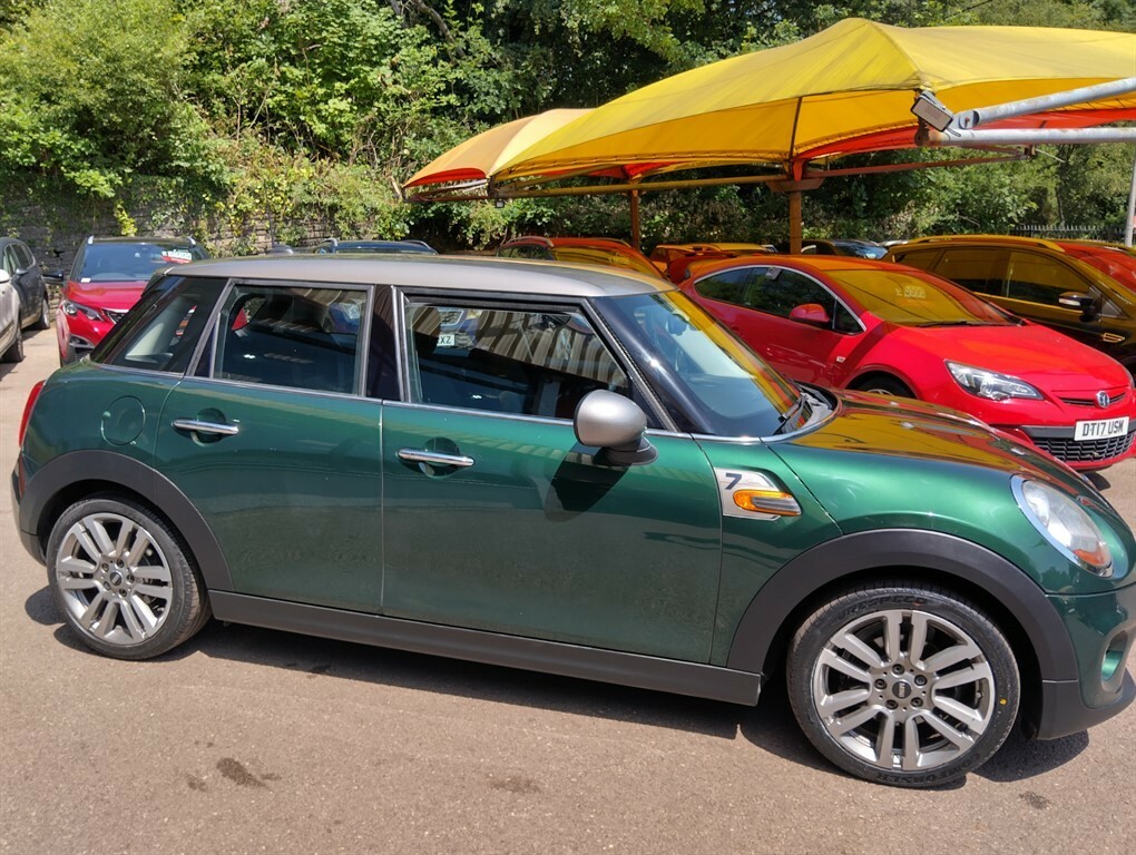 Mini Hatch Cooper Seven Hatchback EJ17EKV Green #3