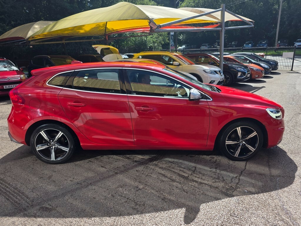 Volvo V40 D2 R-design Hatchback BK17NBD Red #5