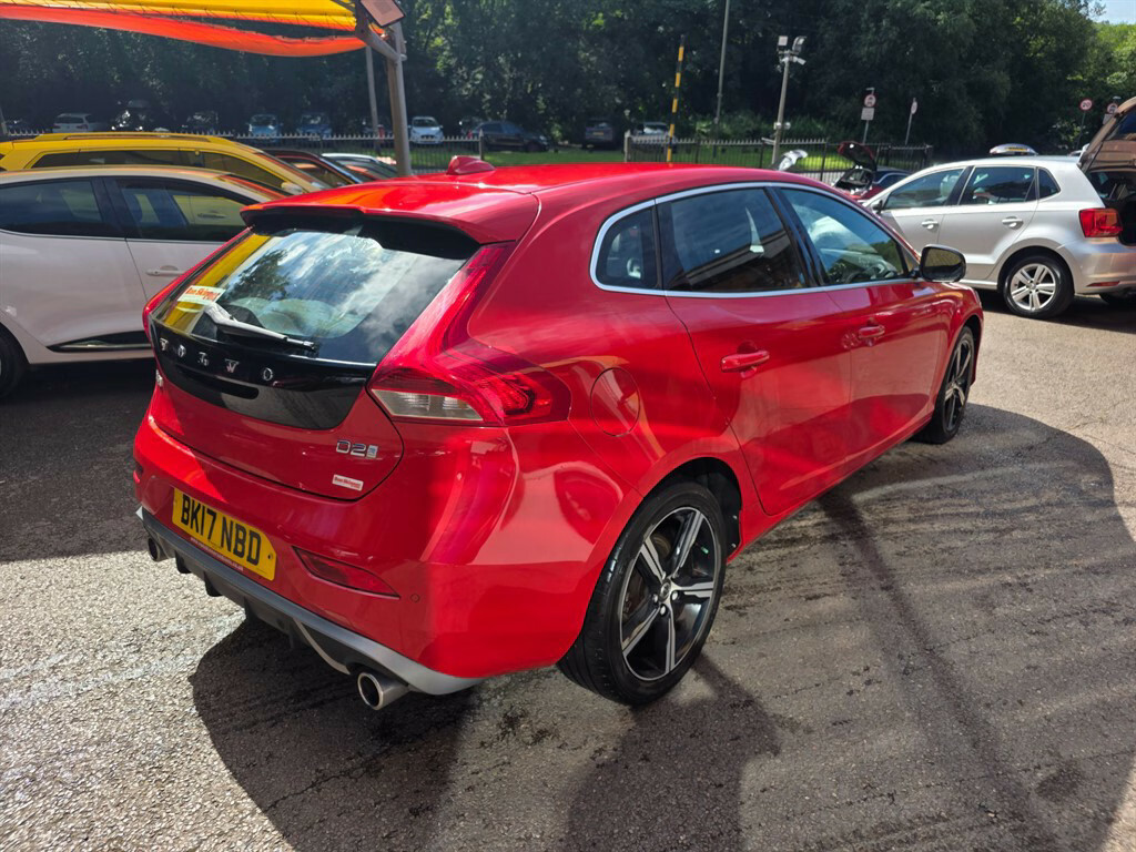 Volvo V40 D2 R-design Hatchback BK17NBD Red #4