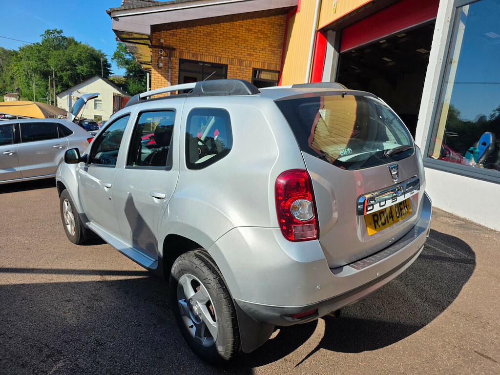 Dacia Duster Laureate Dci White #7
