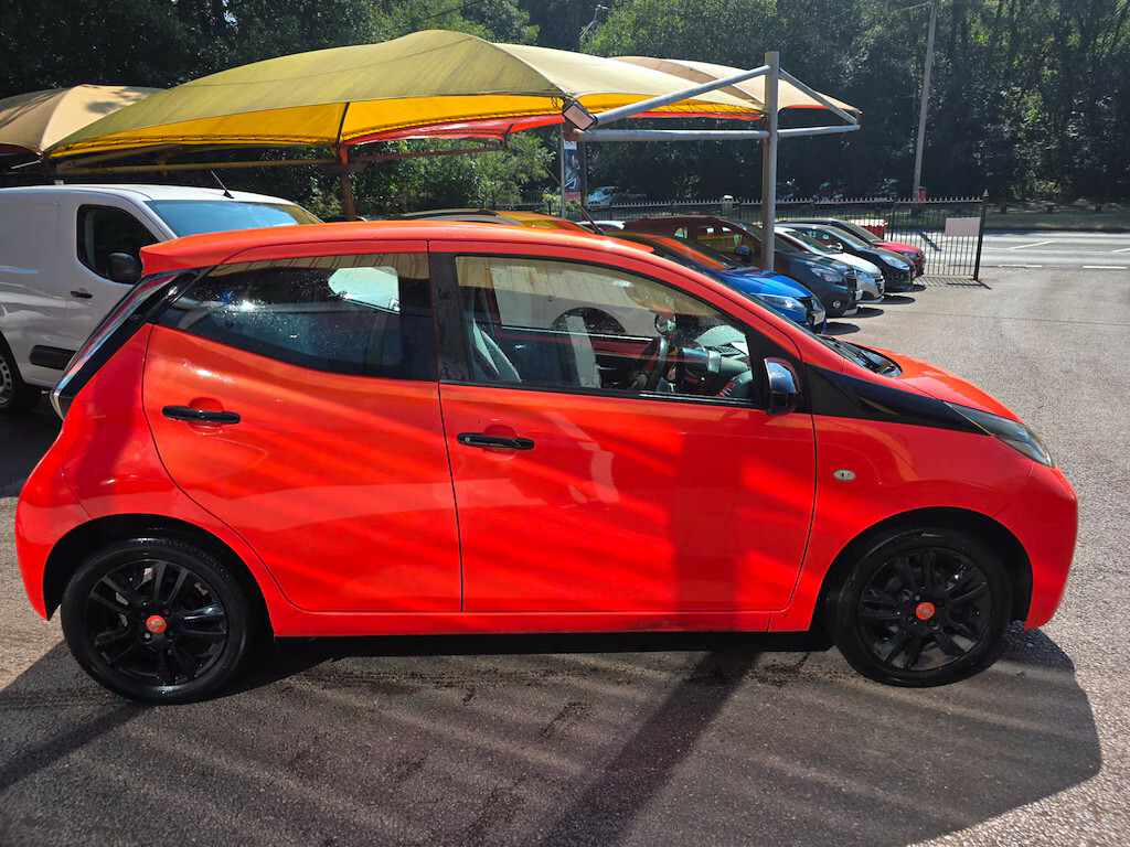 Toyota Aygo Aygo X-play Vvt-i Silver #4