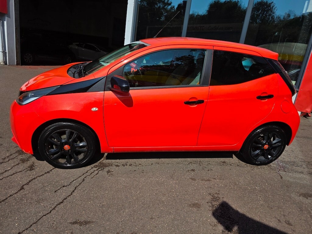Toyota Aygo Aygo X-play Vvt-i Silver #8