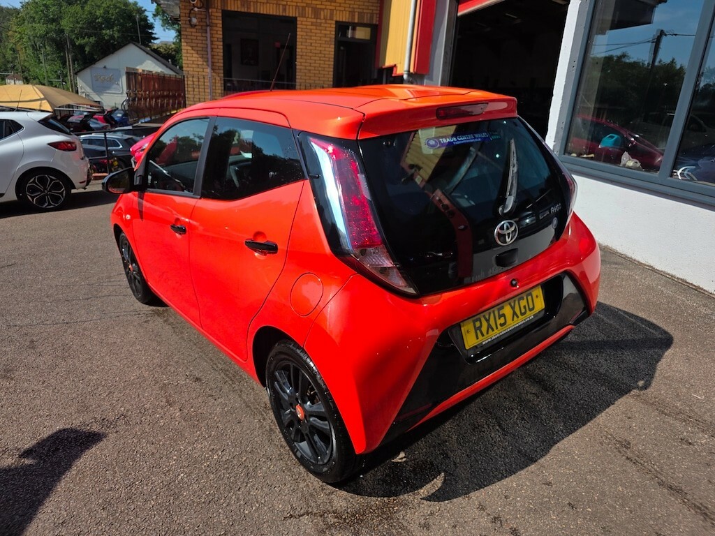 Toyota Aygo Aygo X-play Vvt-i Silver #9