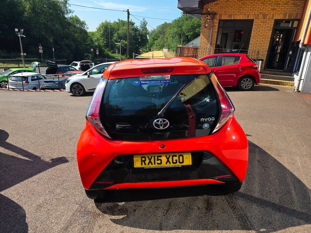 Toyota Aygo Aygo X-play Vvt-i Silver #6