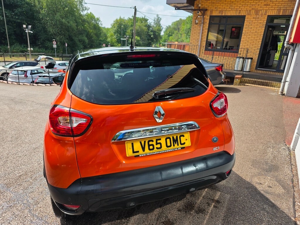 Renault Captur 1.5 Dci 110 Dynamique S Medianav Energy Hatchb Black #4