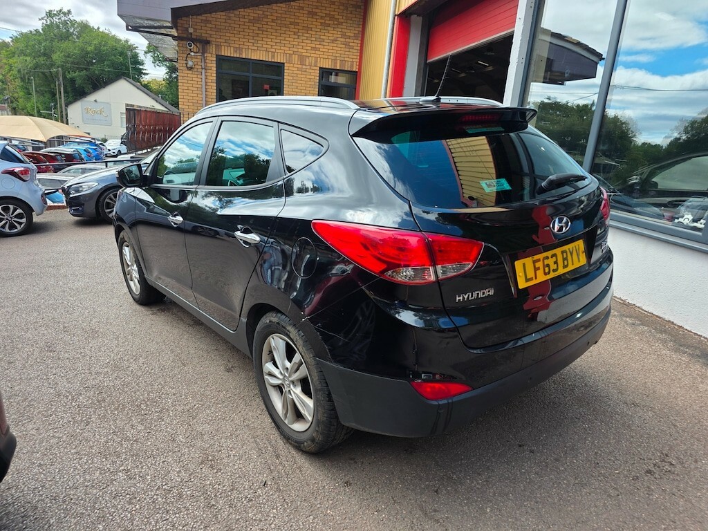 Hyundai Ix35 1.7 Crdi Premium 2Wd Estate Black #5