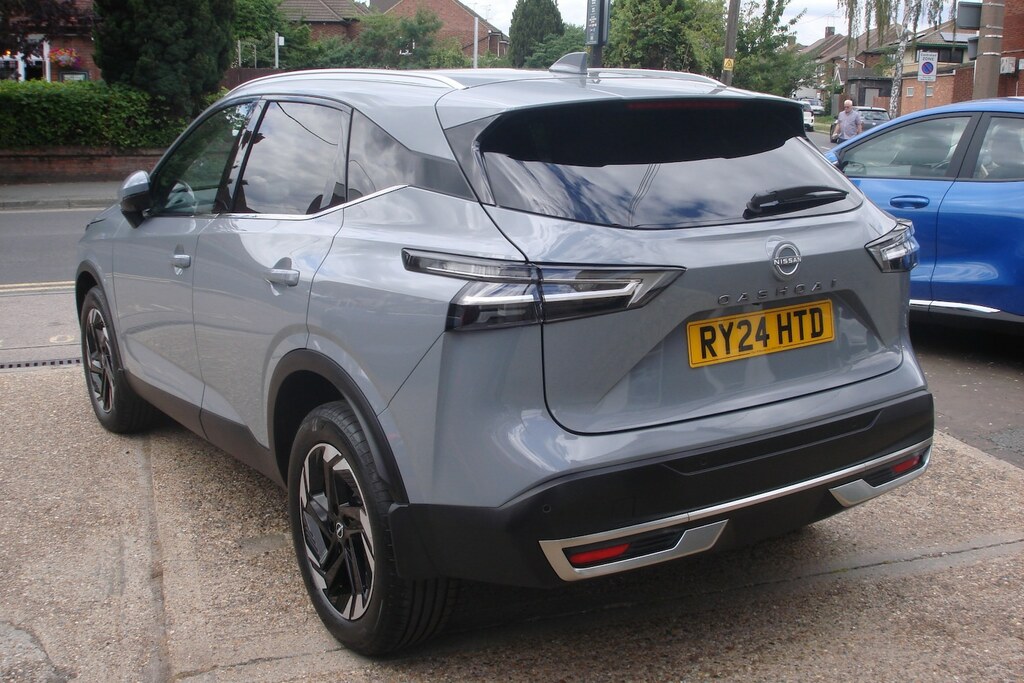 Nissan Qashqai 1.3 Dig-t Mh 158 N-connecta Grey #3