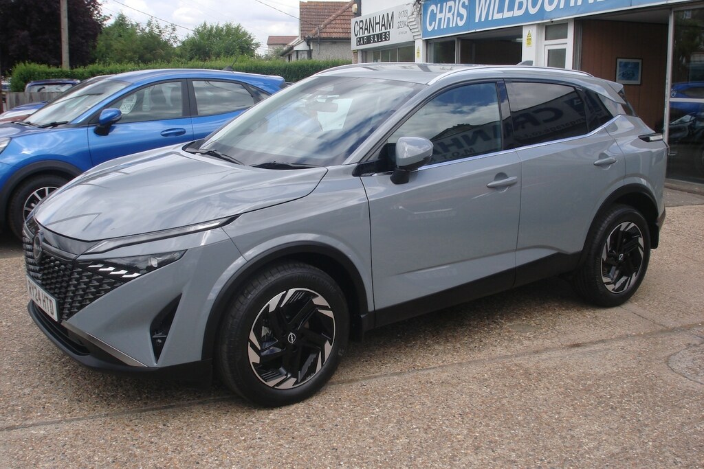 Nissan Qashqai 1.3 Dig-t Mh 158 N-connecta Grey #2