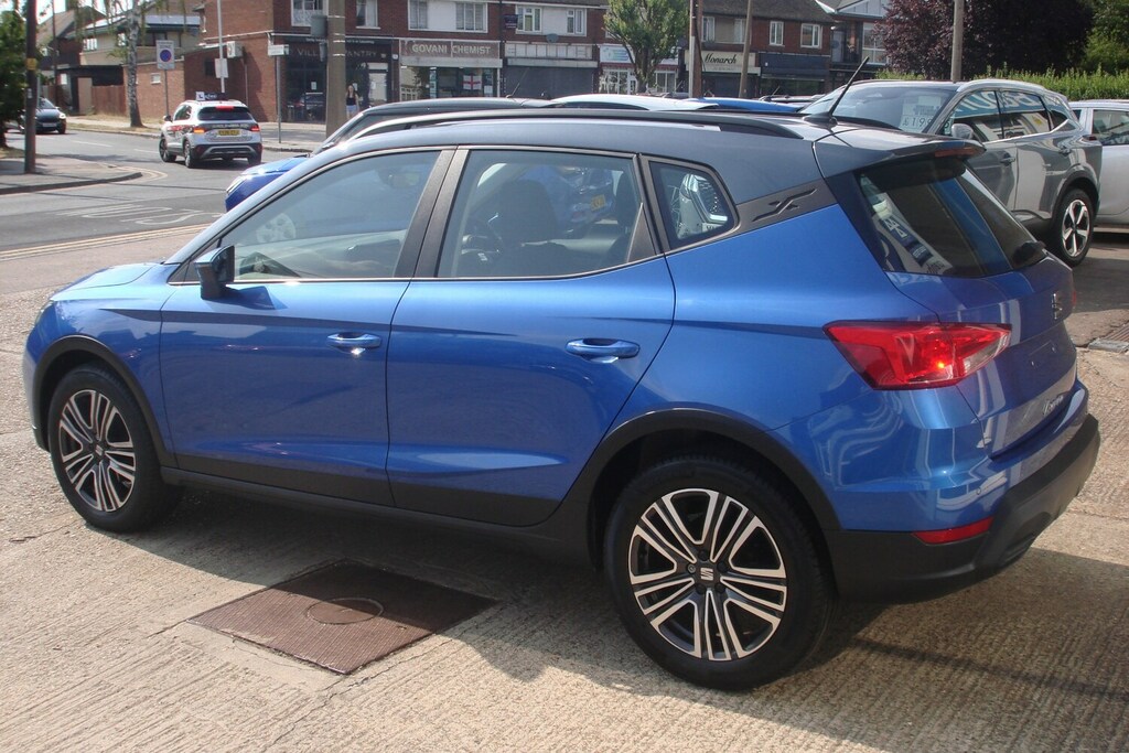 Seat Arona 1.0 Tsi 110 Se Technology Blue #4
