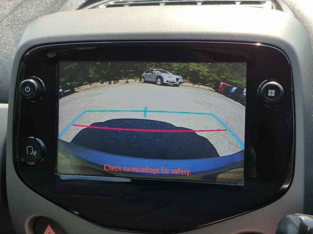 Toyota Aygo Aygo X-play Tss Vvt-i Black #19