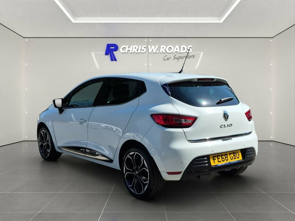 Renault Clio 1L Iconic White #2