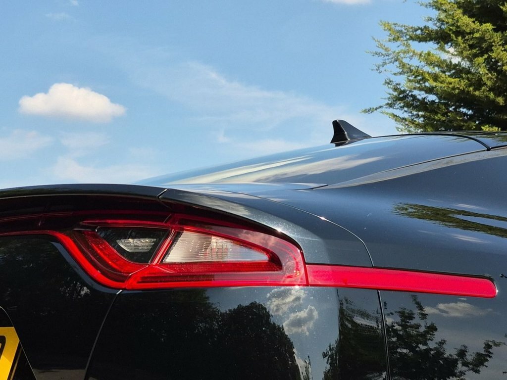 Kia Stinger Stinger Gt S Isg White #34