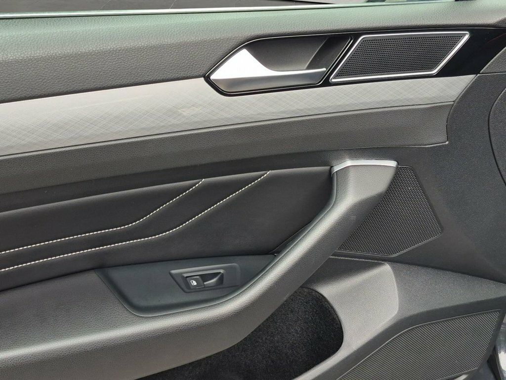 Volkswagen Passat 1.5 Tsi Evo Se Nav Grey #15
