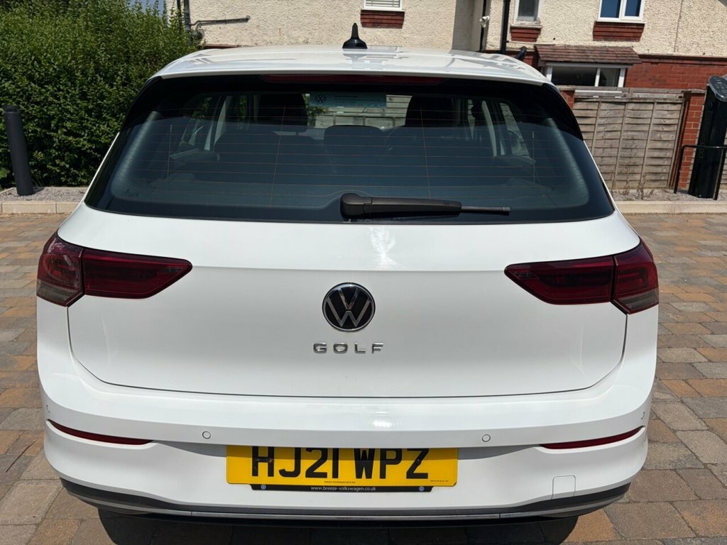 Volkswagen Golf 1.5L Style White #5