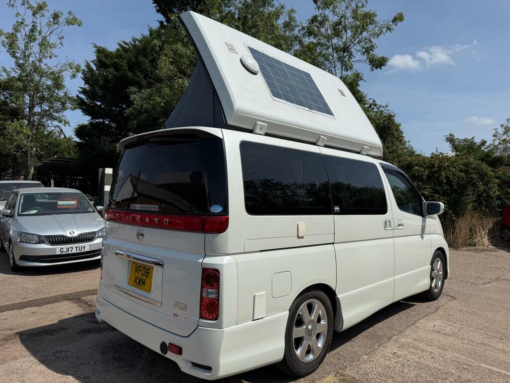 Nissan Elgrand Highway Star White #42