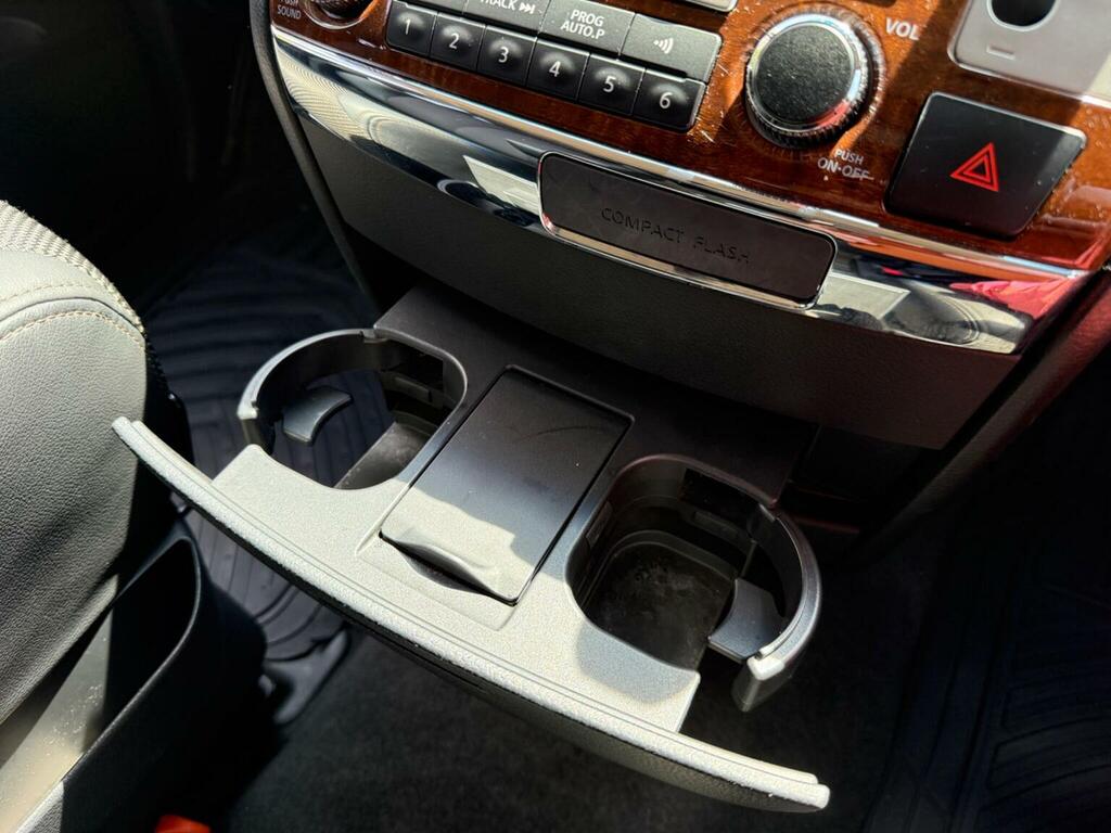 Nissan Elgrand Highway Star White #27