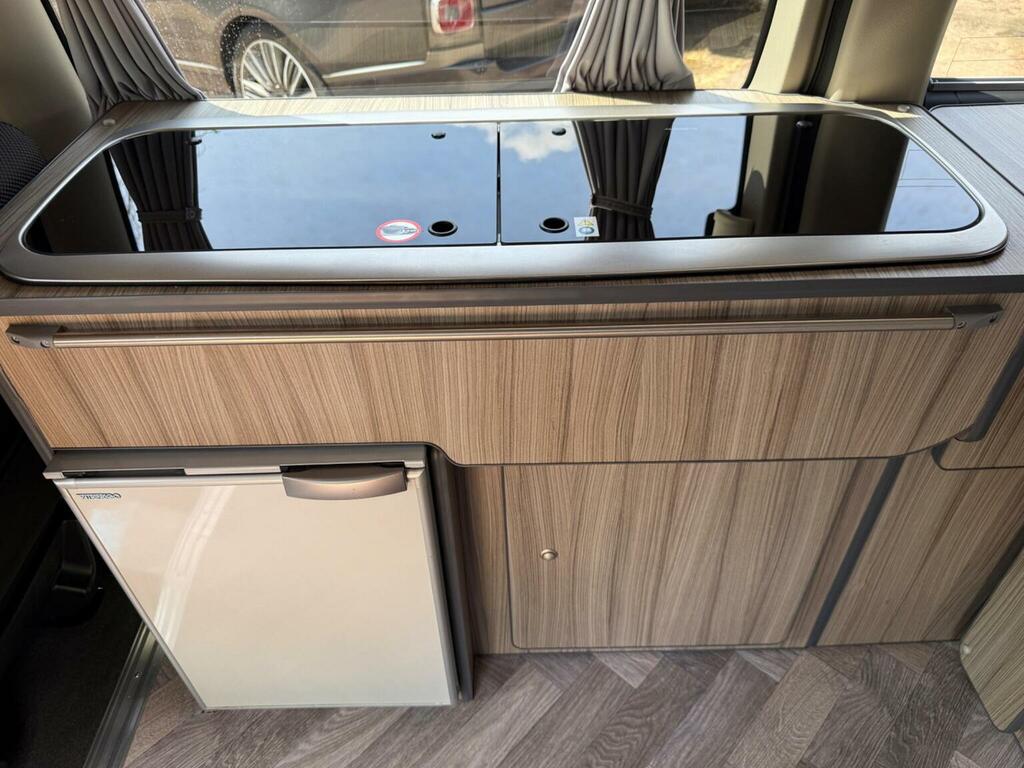 Nissan Elgrand Highway Star White #9