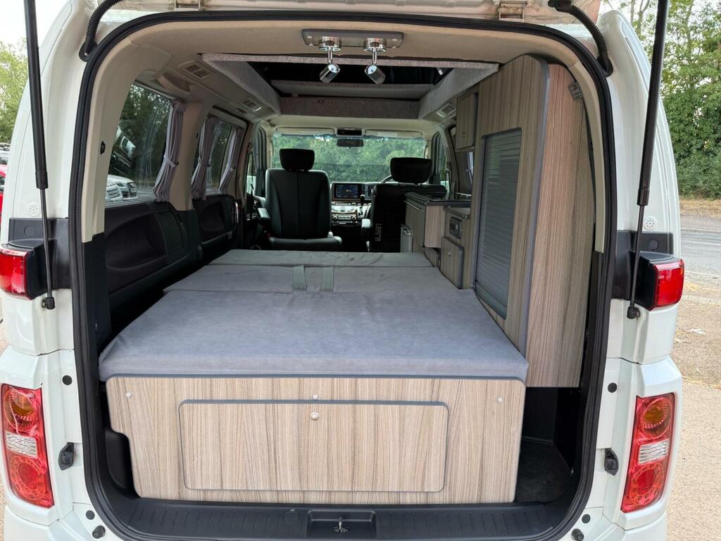 Nissan Elgrand Motorhome Highway Star 2.5 V6 4X4 2008 White #3