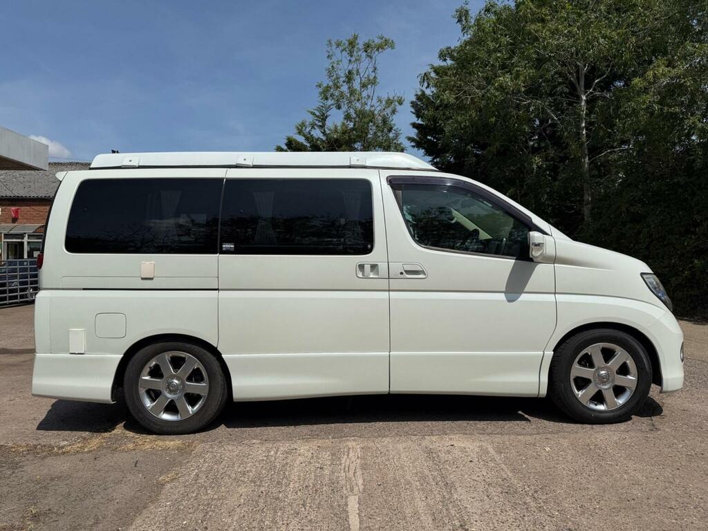Nissan Elgrand Highway Star White #47