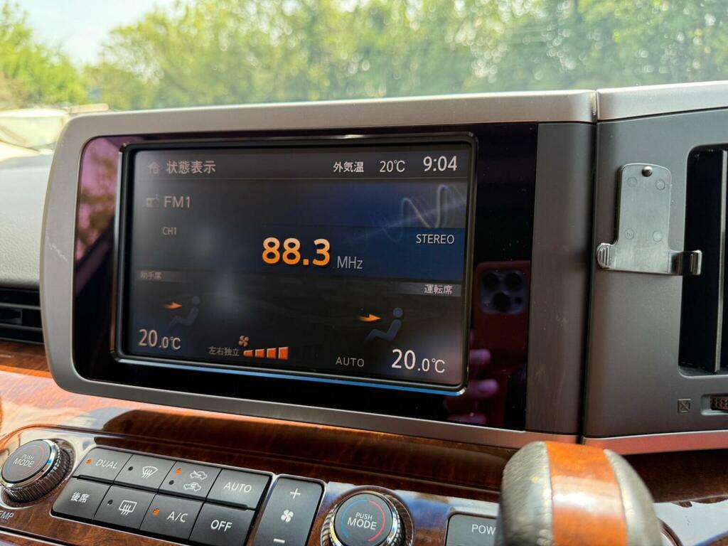 Nissan Elgrand Highway Star White #25