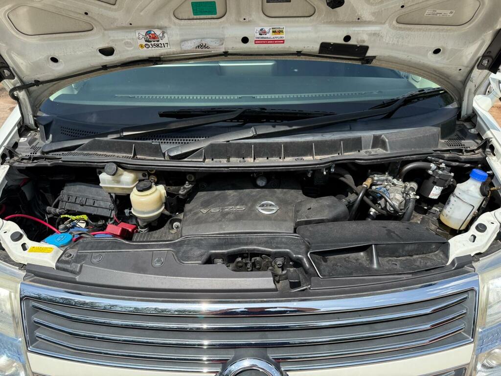 Nissan Elgrand Highway Star White #37