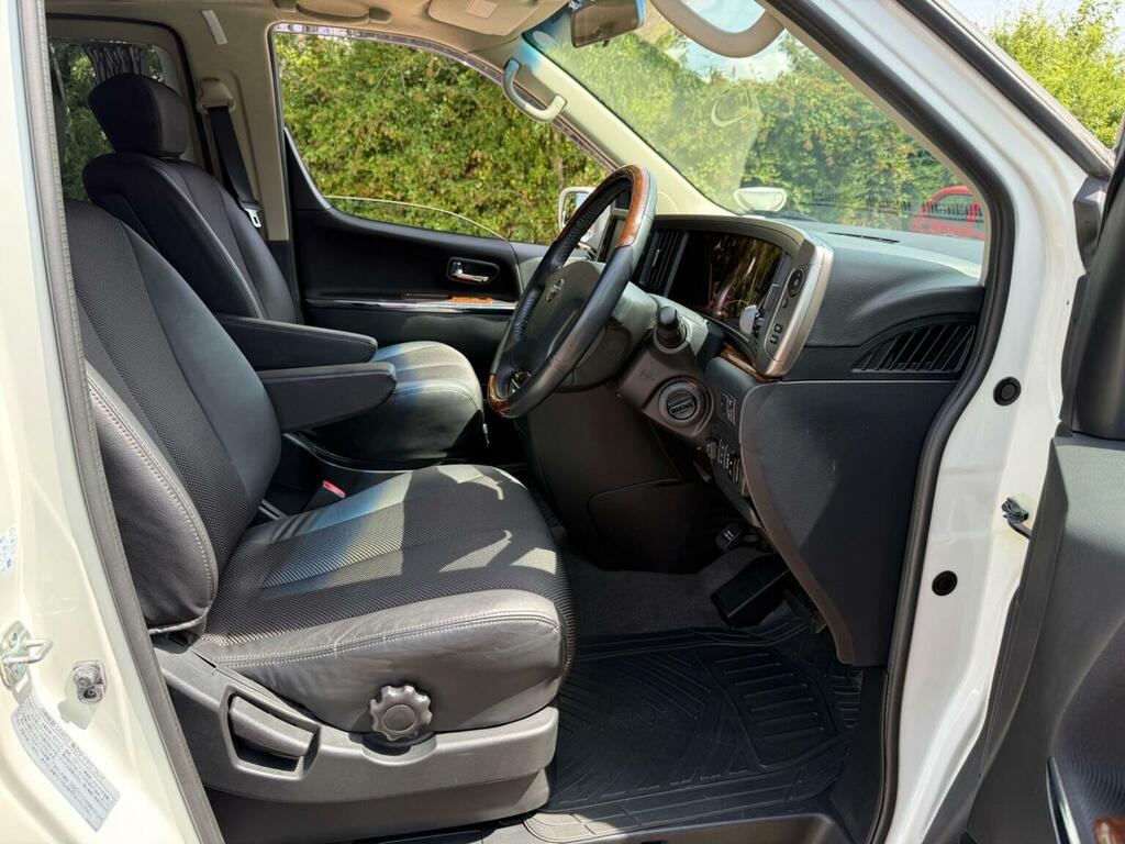 Nissan Elgrand Highway Star White #28