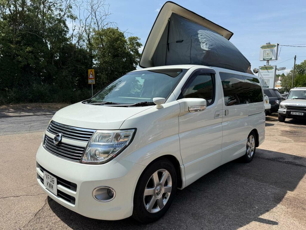 Nissan Elgrand Highway Star White #40
