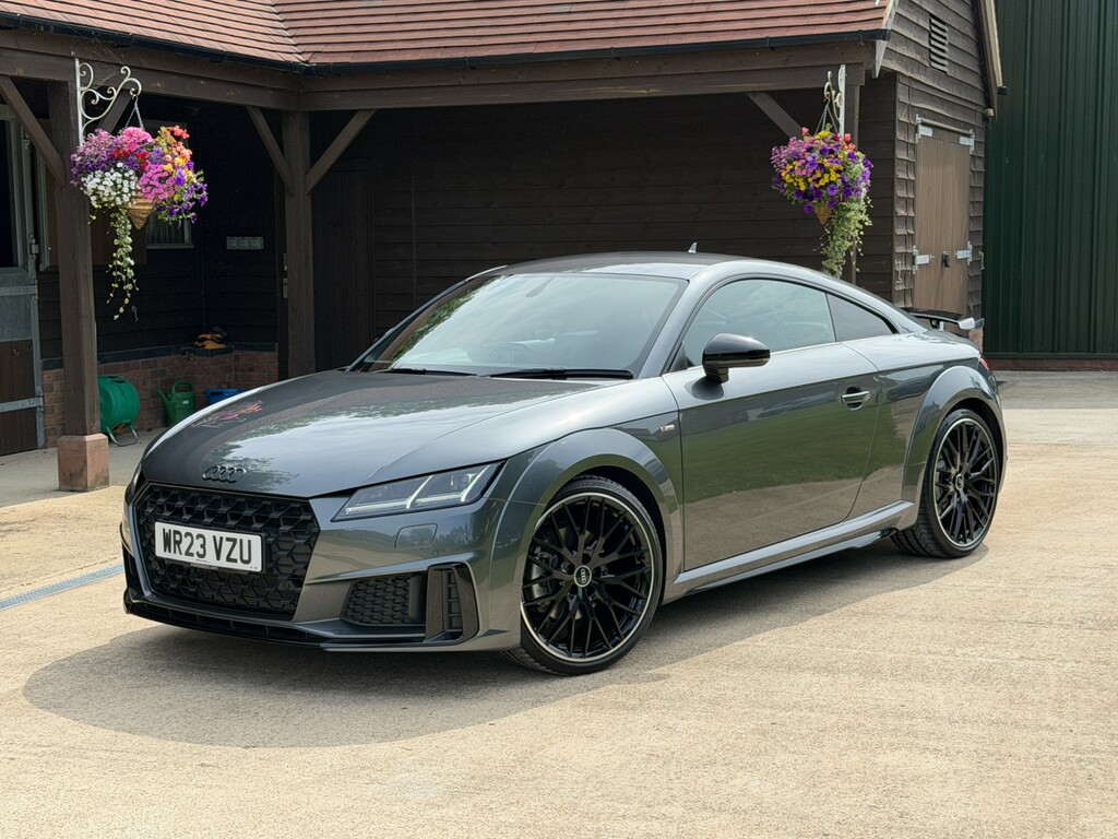 Audi TT 2.0 Tfsi 40 Black Edition Coupe S Troni #2