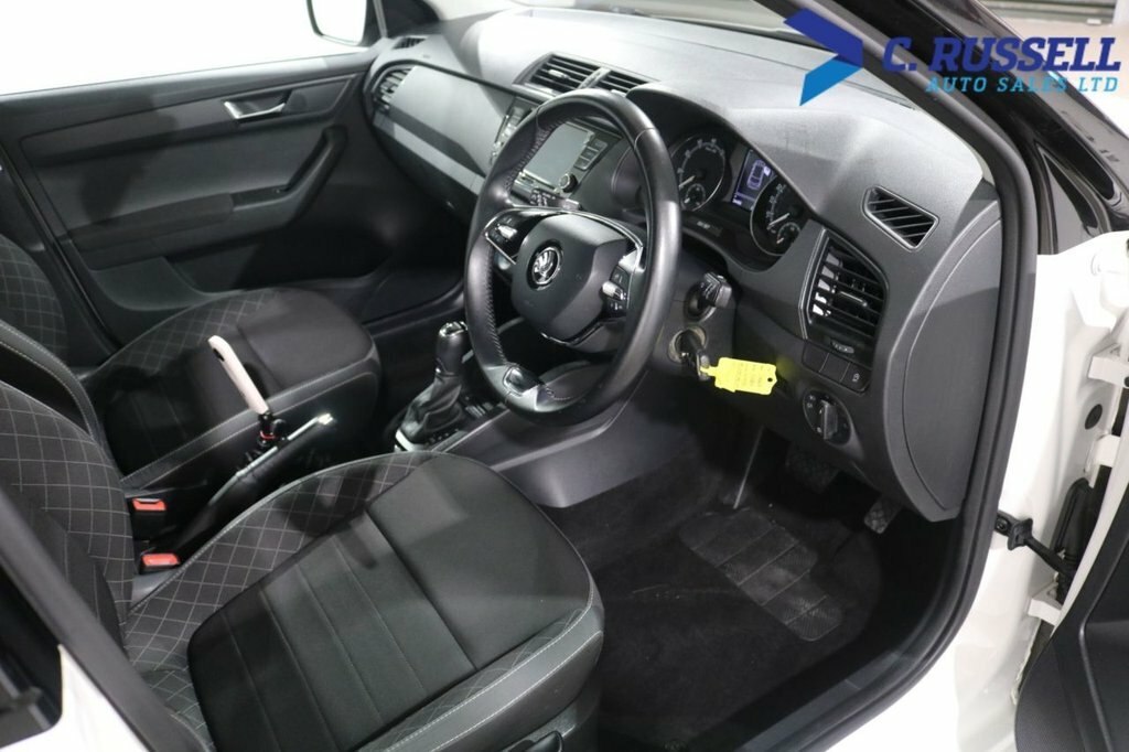 Skoda Fabia Colour Edition Tsi Dsg White #19