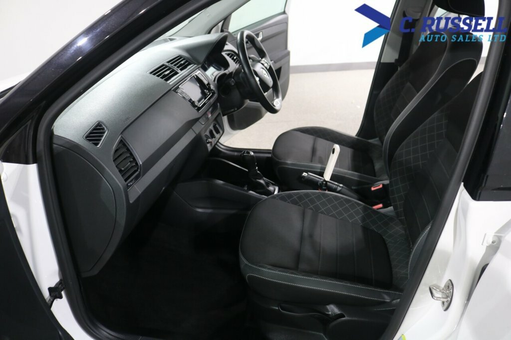 Skoda Fabia Colour Edition Tsi Dsg White #28