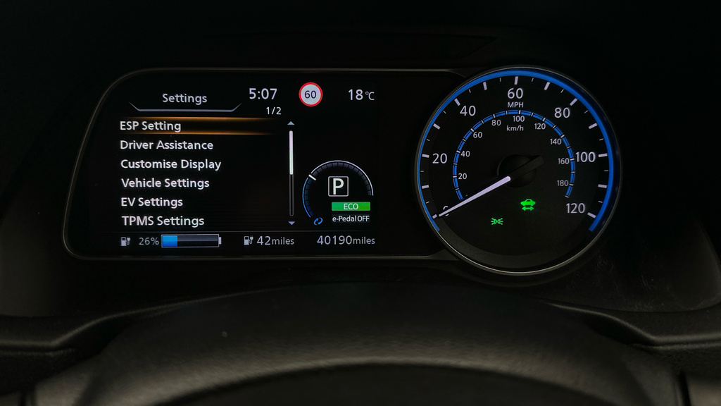 Nissan Leaf Nissan Hatchback 110Kw Tekna 39Kwh Red #19