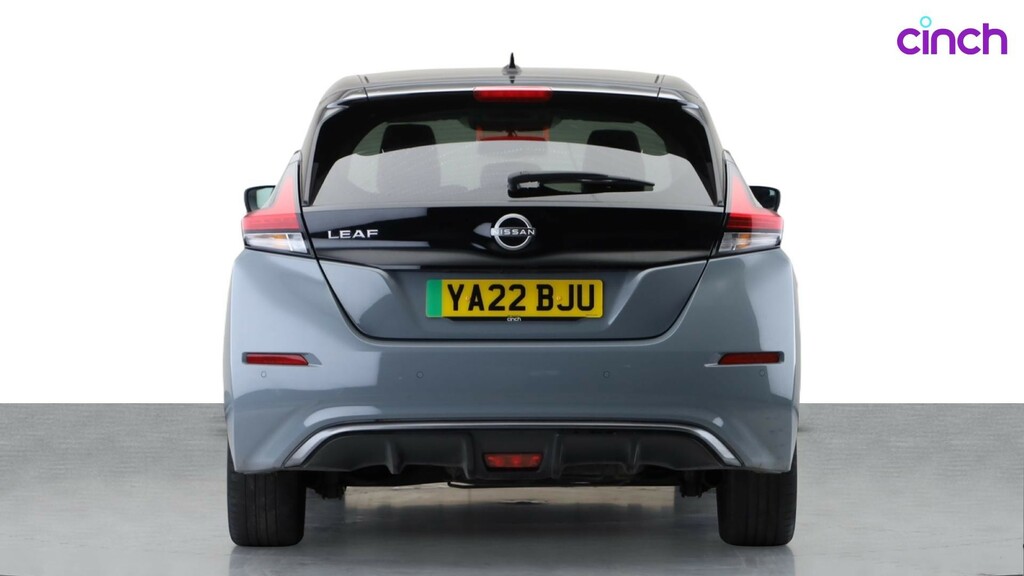 Nissan Leaf Nissan Hatchback 110Kw Tekna 39Kwh Red #6