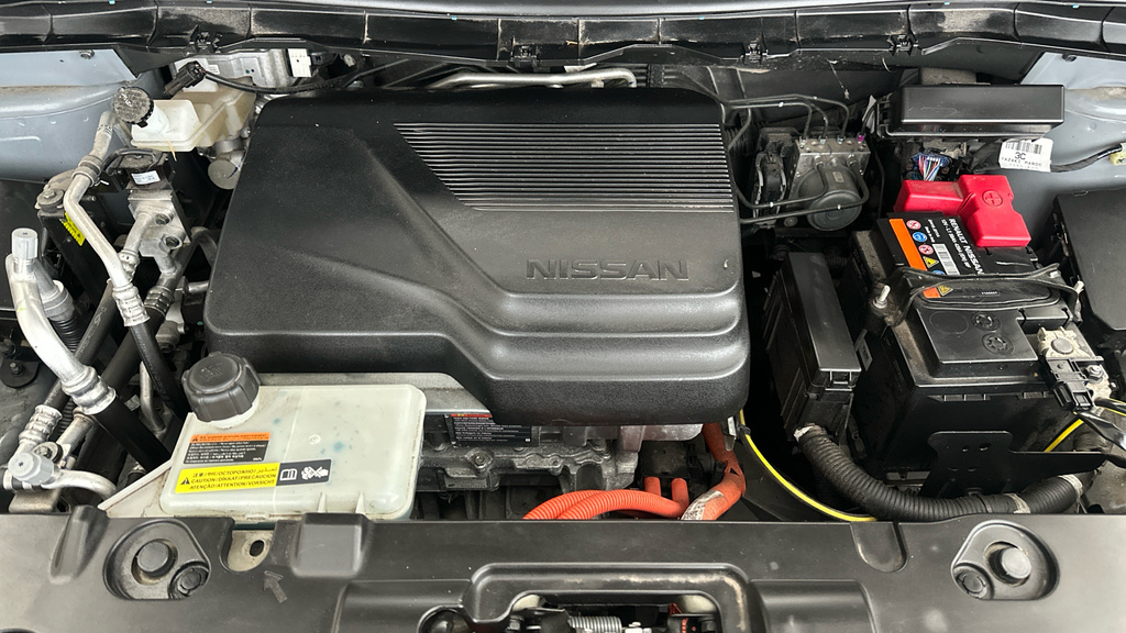 Nissan Leaf Nissan Hatchback 110Kw Tekna 39Kwh Red #22