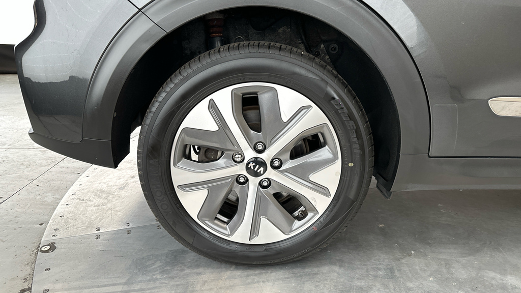 Kia e-Niro Kia Niro 64Kwh 3 Suv 201 Bhp Grey #29