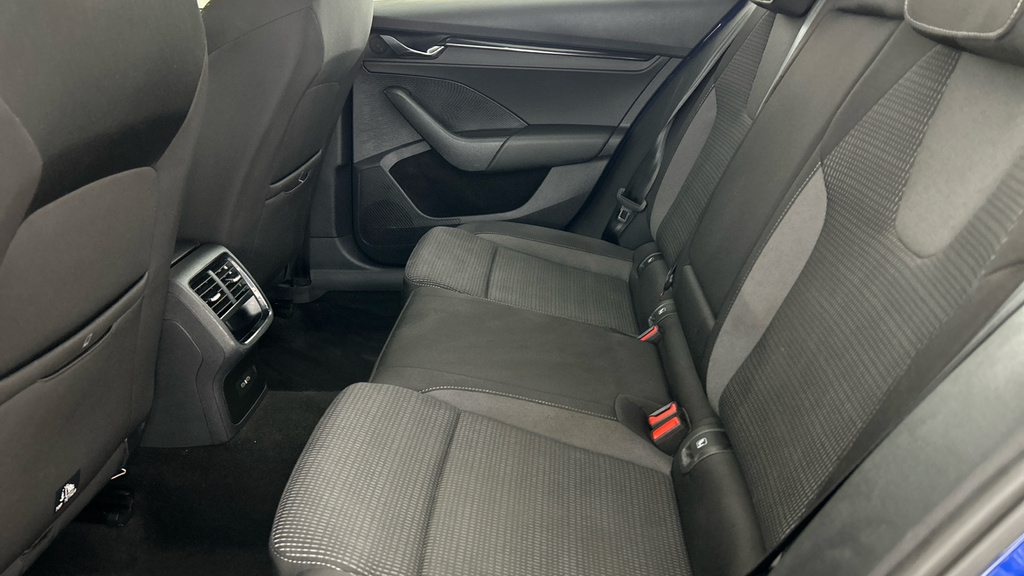 Skoda Octavia Estate 2.0Tdi 150Ps Se L Dsg Grey #20