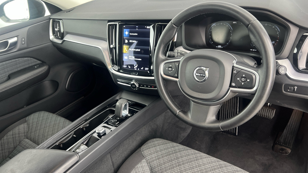 Volvo V60 2.0 B3p R Design 7 Speed, 19 Alloys, H Grey #9