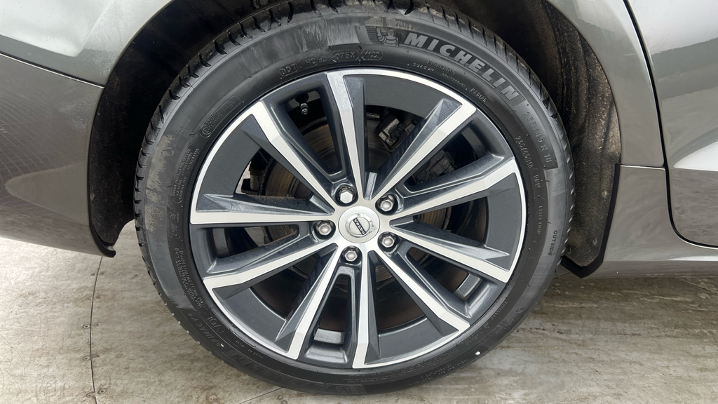 Volvo V60 2.0 B3p R Design 7 Speed, 19 Alloys, H Grey #29