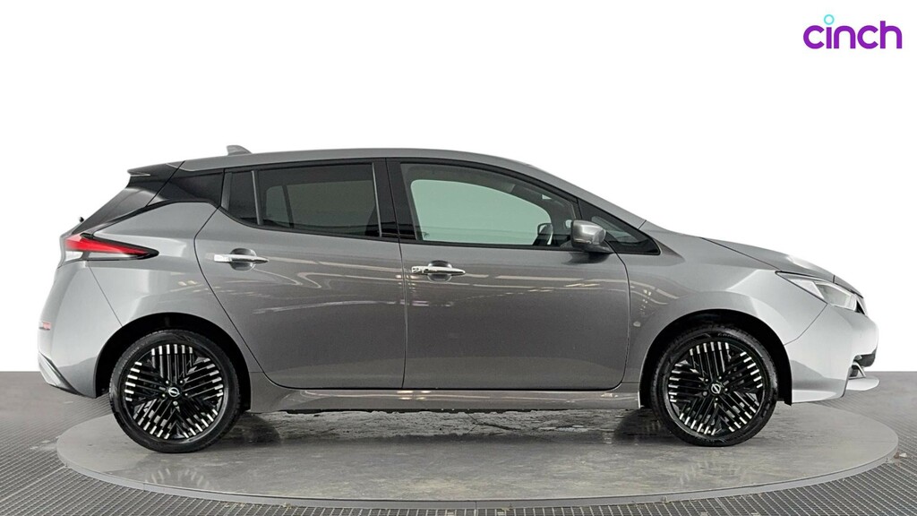 Nissan Leaf 110Kw N-connecta 39Kwh 22022 Black #2