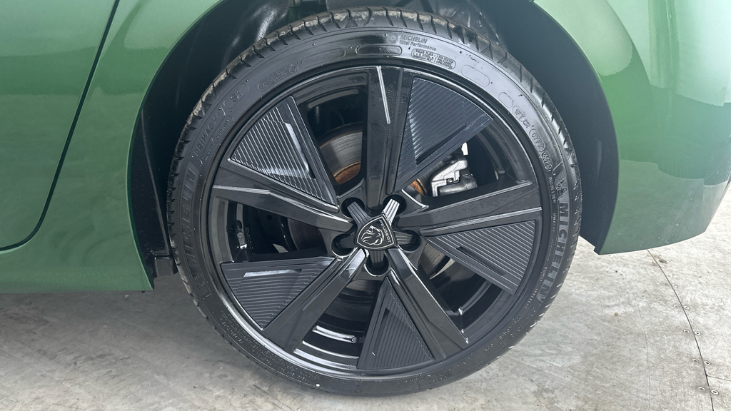 Peugeot 308 1.6 Plug-in Hybrid Allure Premium E-eat8 Green #26