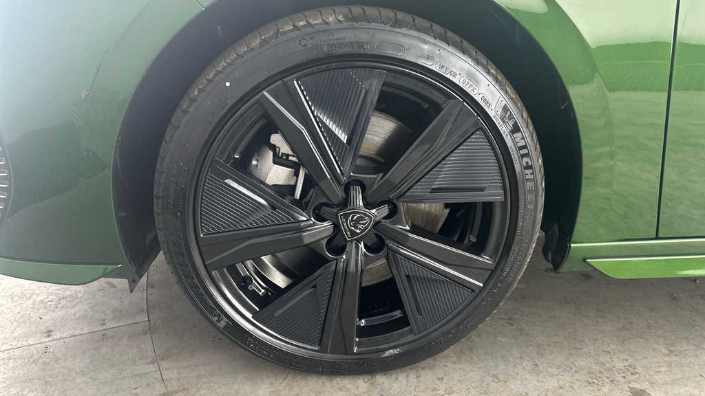 Peugeot 308 1.6 Plug-in Hybrid Allure Premium E-eat8 Green #25